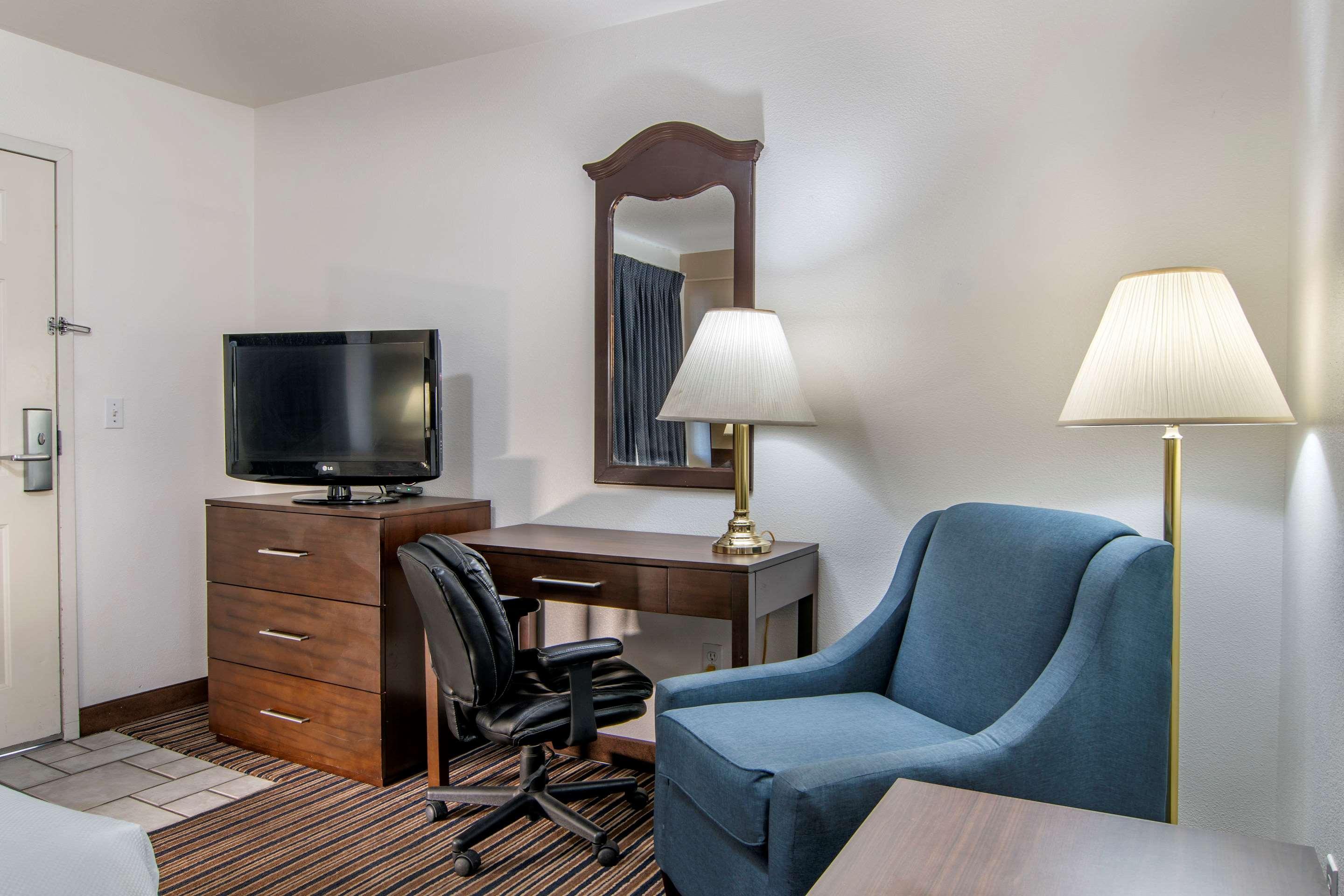 Quality Inn Central Roseburg Exterior photo