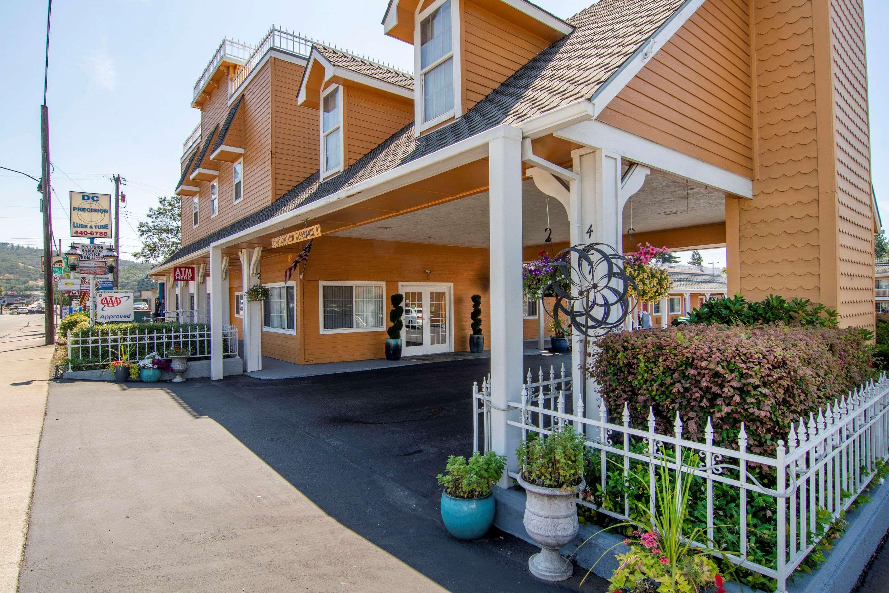 Quality Inn Central Roseburg Exterior photo