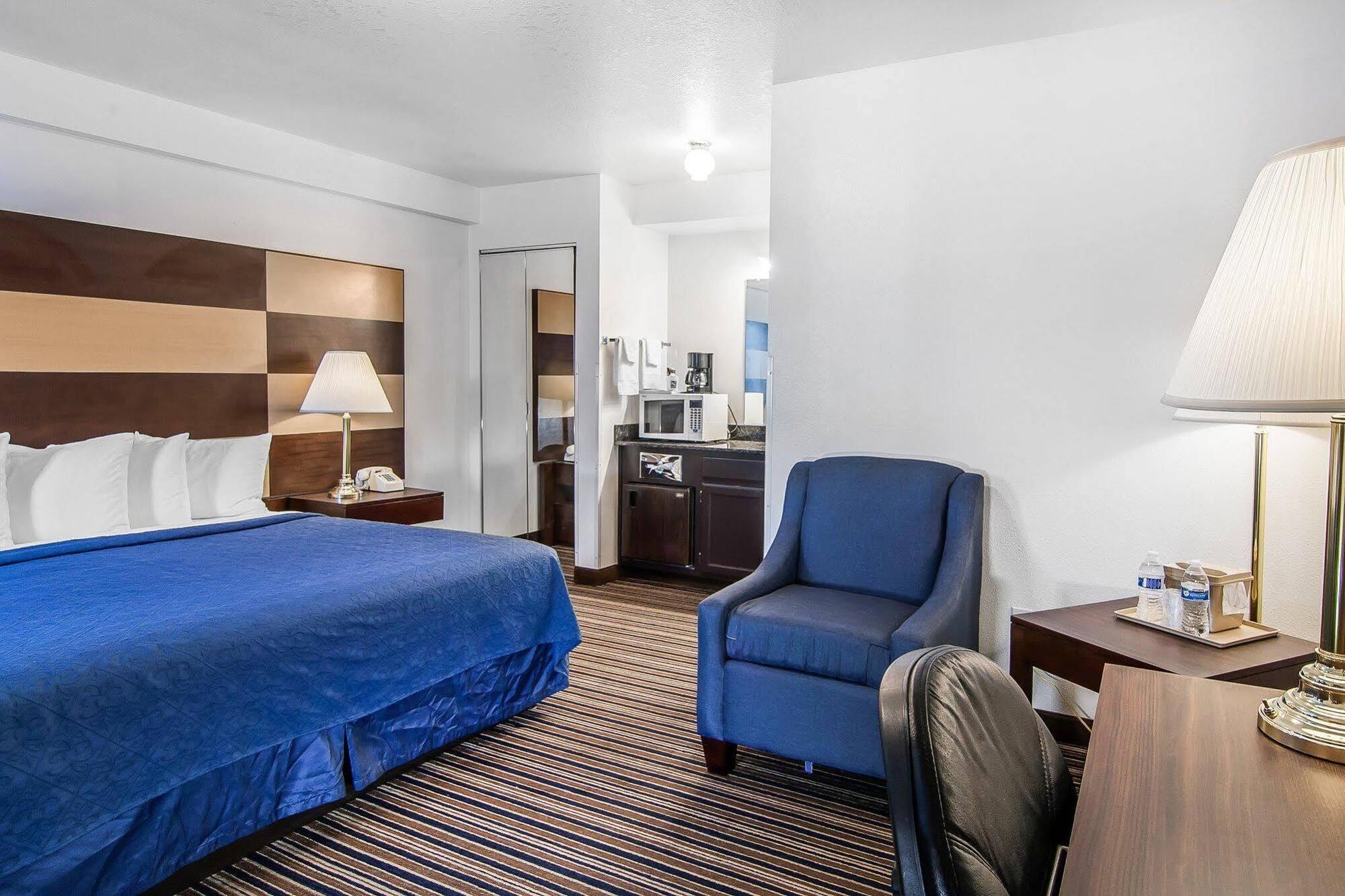 Quality Inn Central Roseburg Exterior photo