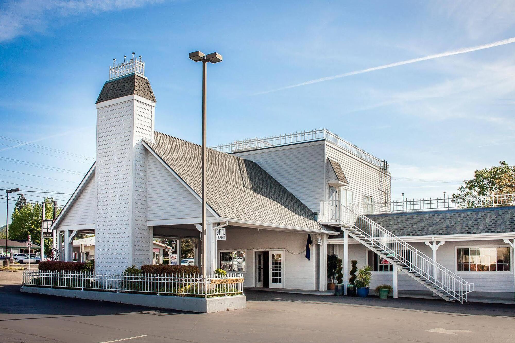 Quality Inn Central Roseburg Exterior photo